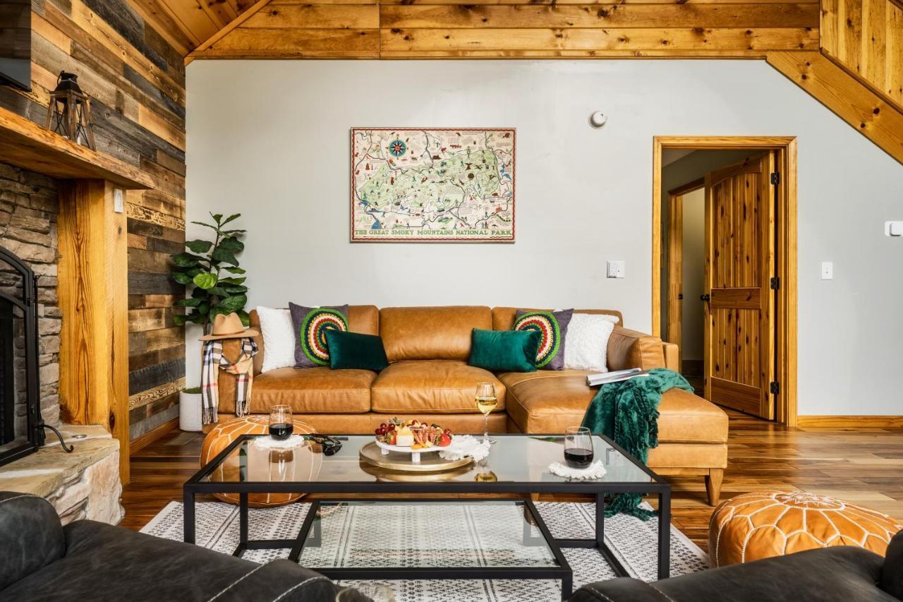 Mountainside - New Luxury Cabin-Fire Table-Hot Tub-3 Pools-Ps5-Bears 蓋特林堡 外观 照片