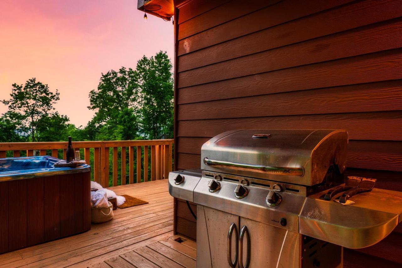 Mountainside - New Luxury Cabin-Fire Table-Hot Tub-3 Pools-Ps5-Bears 蓋特林堡 外观 照片
