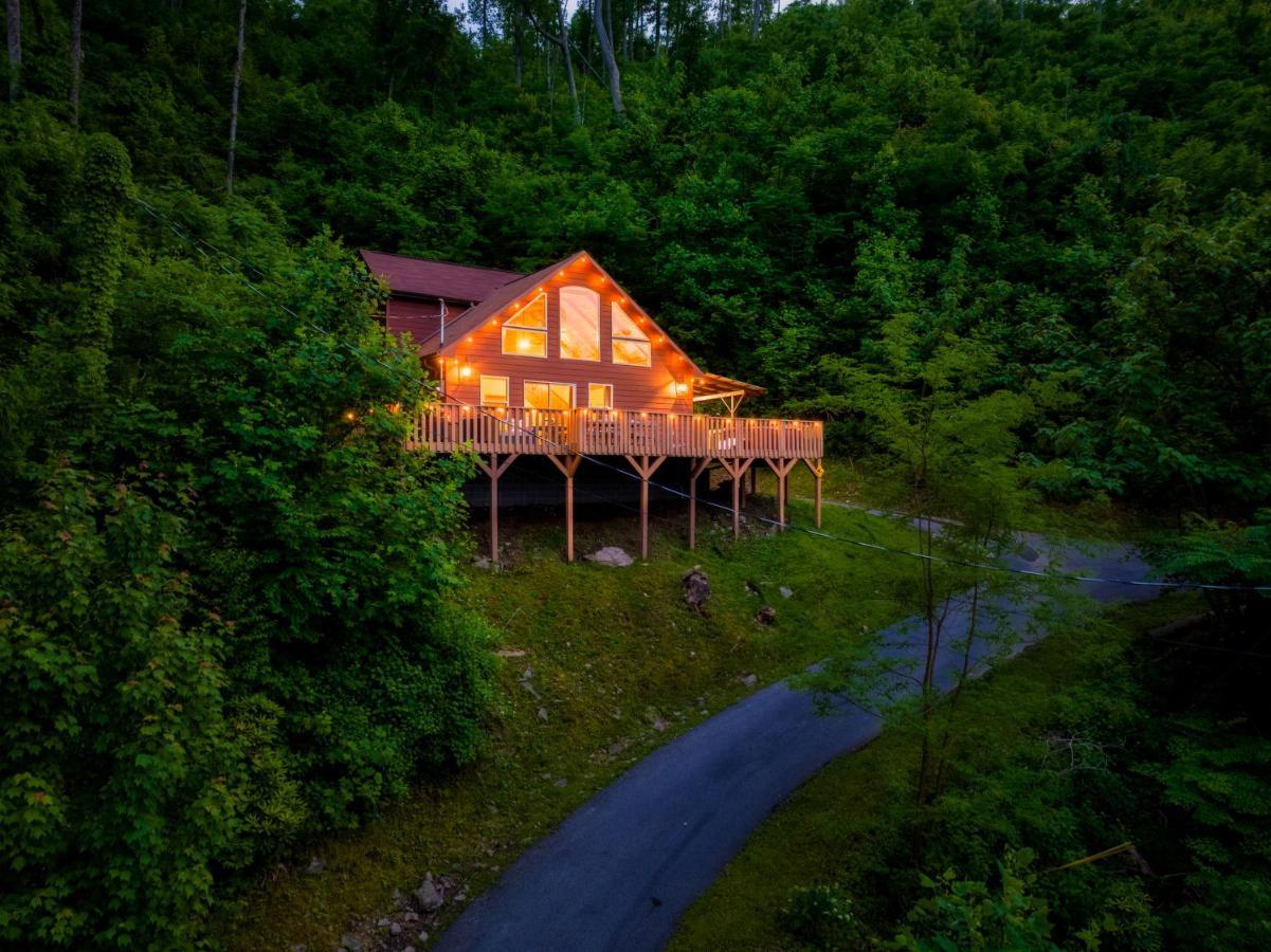 Mountainside - New Luxury Cabin-Fire Table-Hot Tub-3 Pools-Ps5-Bears 蓋特林堡 外观 照片