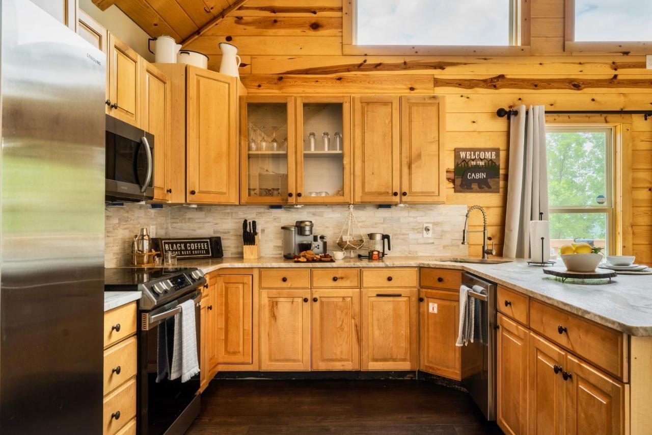 Mountainside - New Luxury Cabin-Fire Table-Hot Tub-3 Pools-Ps5-Bears 蓋特林堡 外观 照片